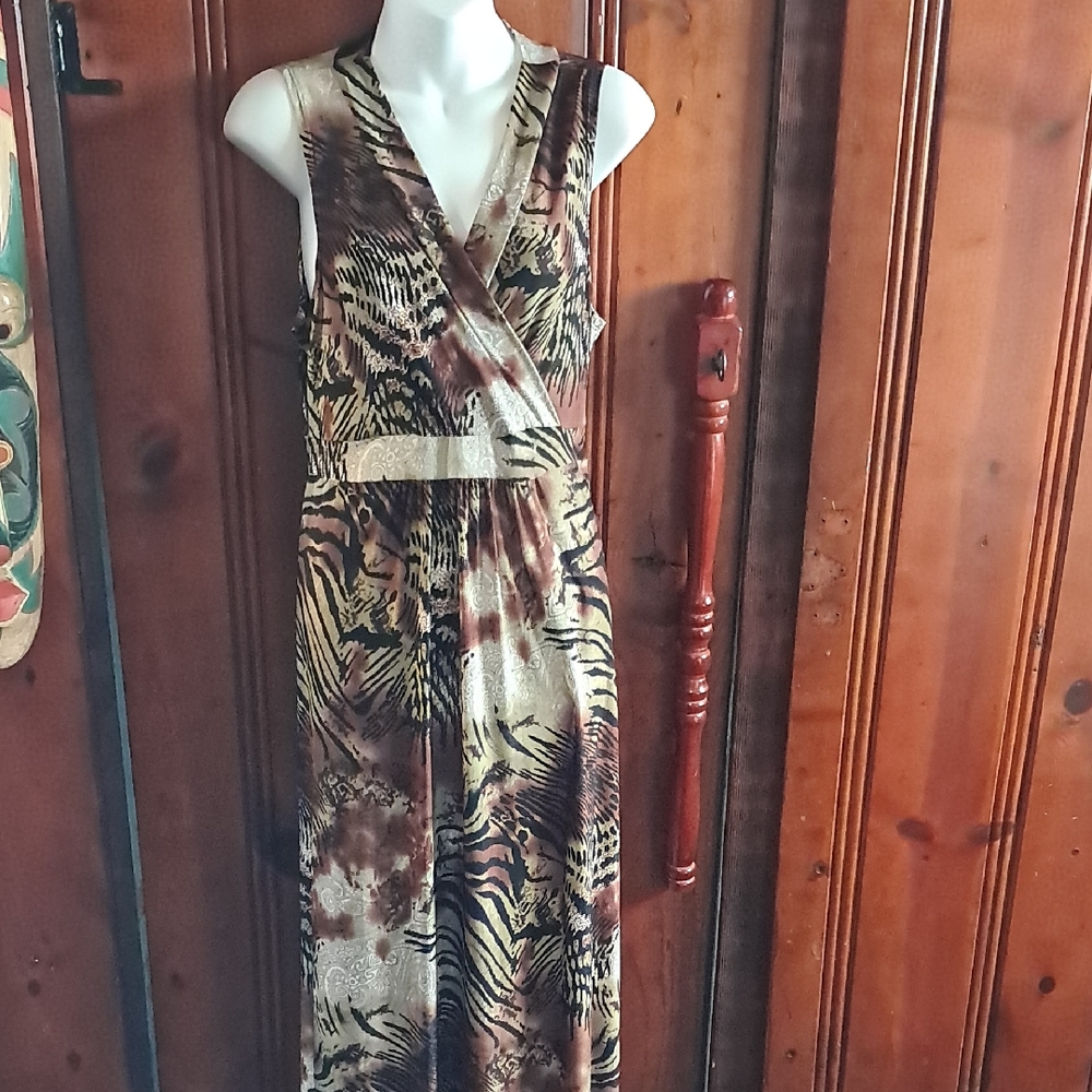 Elegant Animal Print Maxi Dress